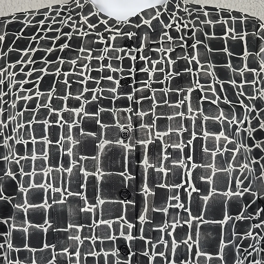 Liz Claiborne Blouse Women's L Colorful Geometric Long Sleeve Button Top